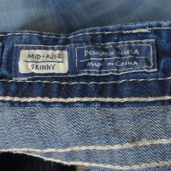 Miss Me Mid-Rise Embellished Skinny Jeans in Blue – Size 24 – EUC - Picture 14 of 15